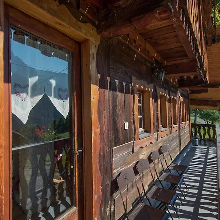 In Rhone Alpes With Stunning Views Chalet